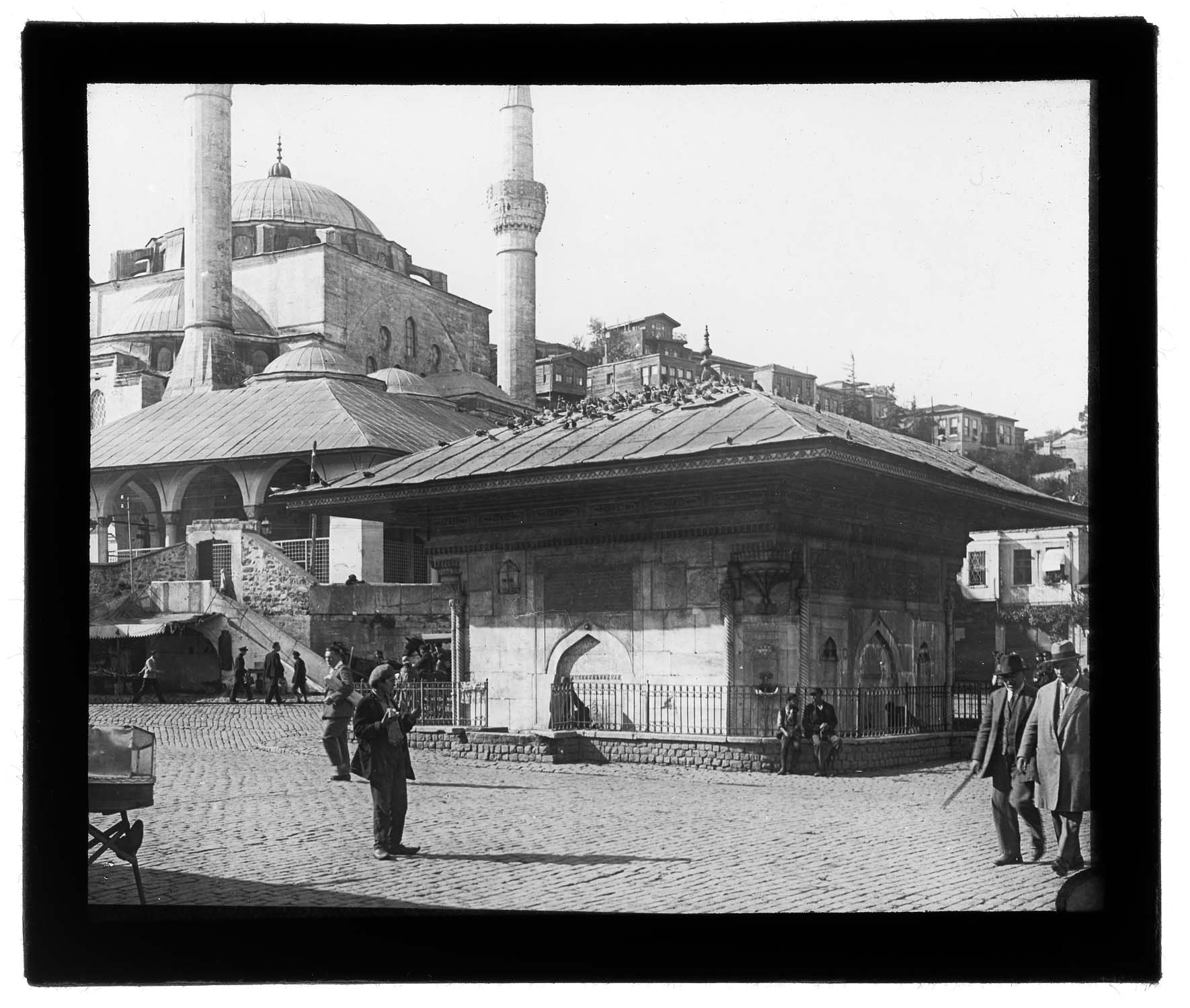Fontaine devant la mosquée